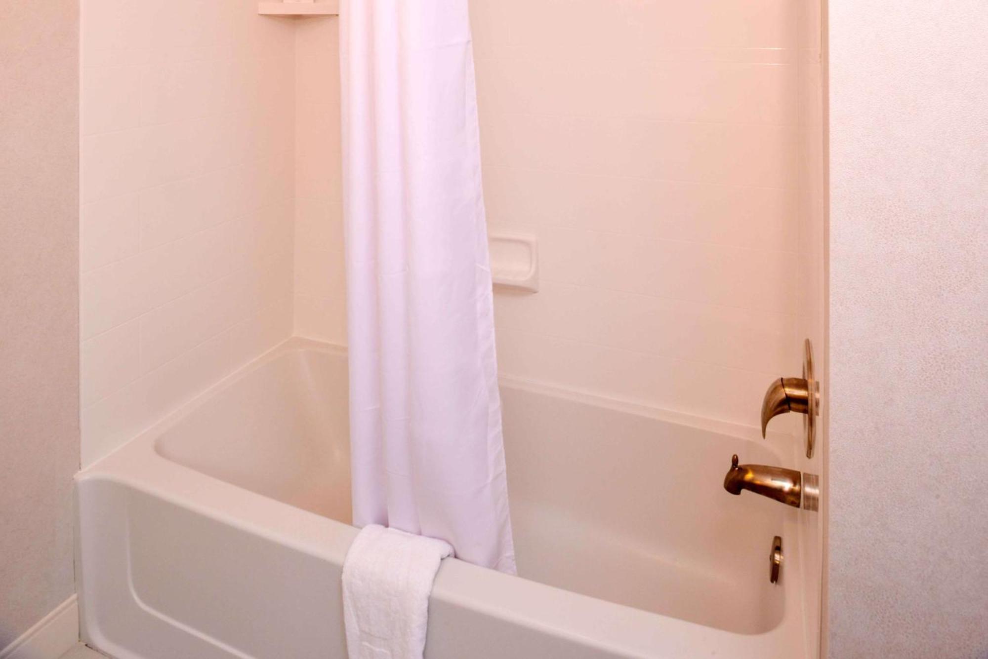 Hampton Inn & Suites Albany-East Greenbush, Ny Zewnętrze zdjęcie